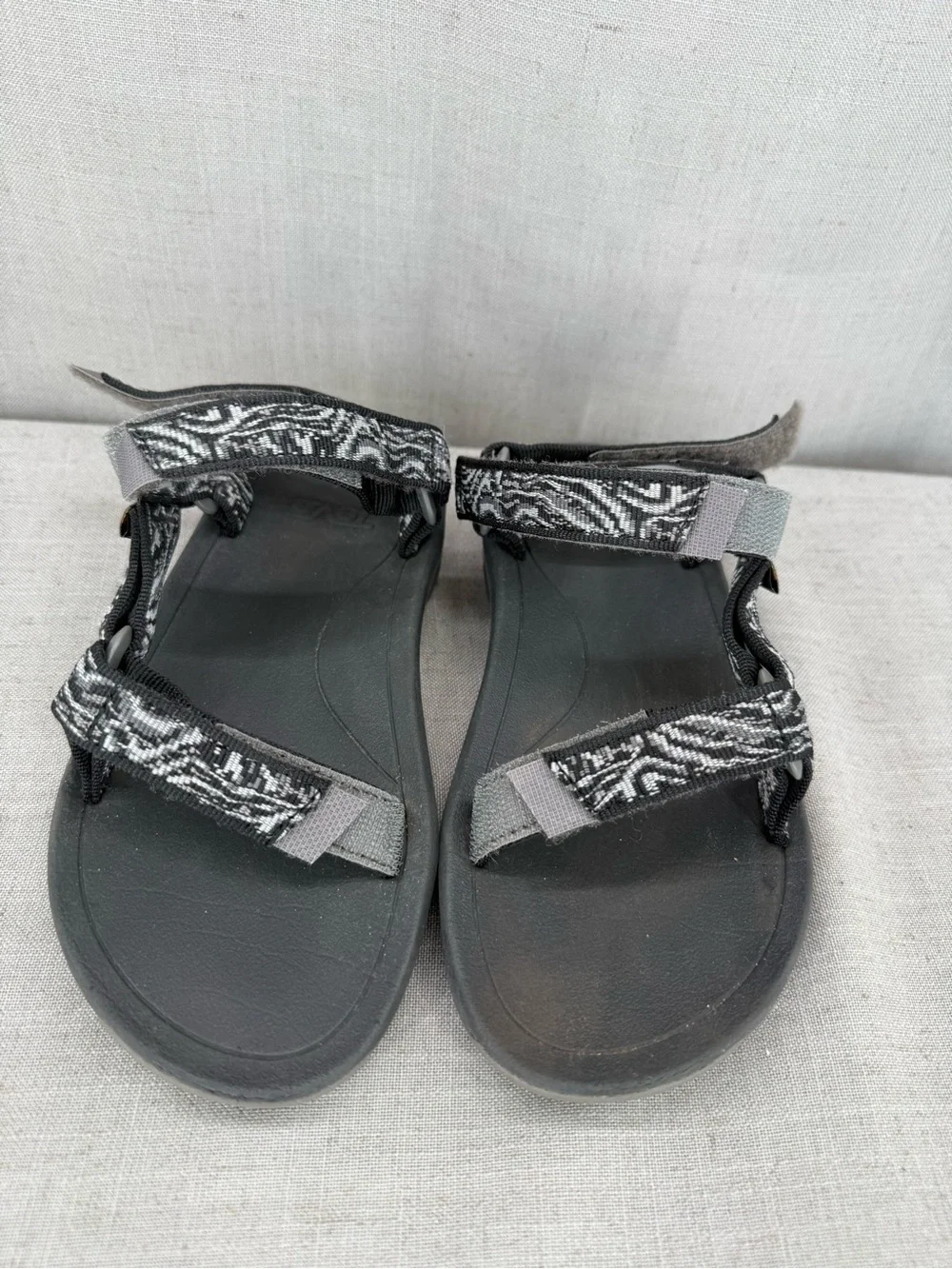 Teva Hurricane XLT2 Sandals kids sz 1Hiking Strappy Comfort Low Top Black Gray